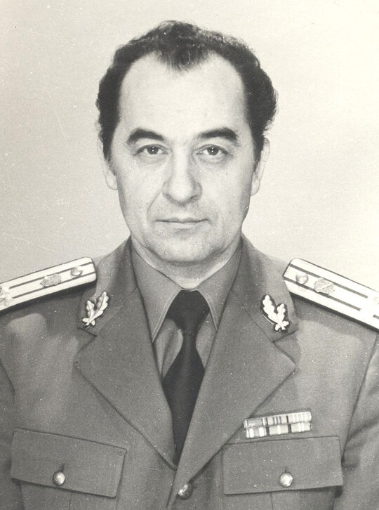 Fotografii ofițeri chemați din rezervă în anul 1989 pentru a suplimenta numărul de anchetatori / Colonel GORDAN Valer, chemat din rezervă