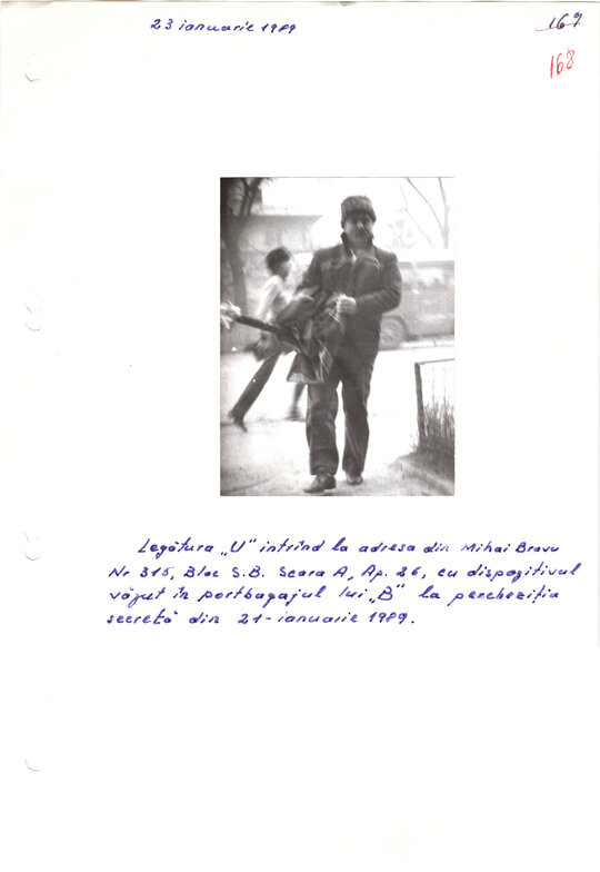 Foto filaj Anton Uncu la intrarea locuinței Elenei Gheorghe 21.01.1989